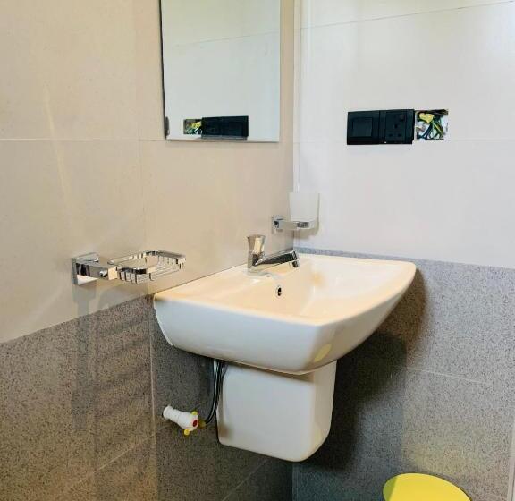 Hotel Pearl Gardens Midigama