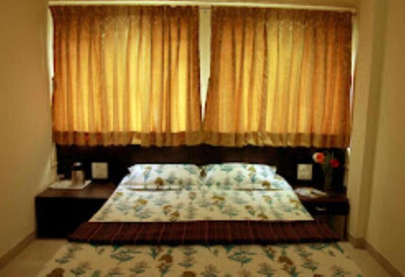 Отель Shreeman ,satara