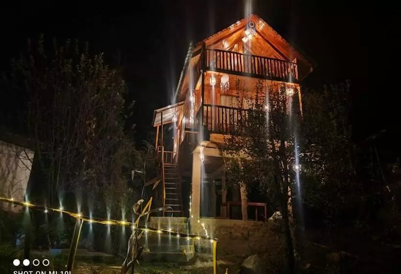 ホテル Tree House Jibhi The Hidden Cottage