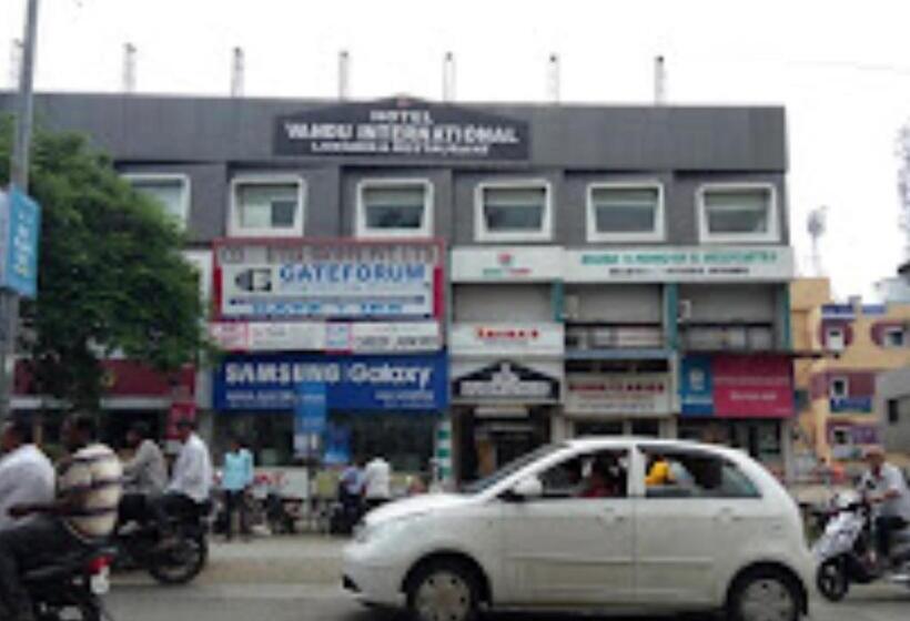 בית מלון כפרי Vandu International Amravati