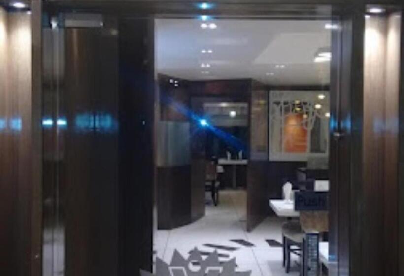 בית מלון כפרי Vandu International Amravati