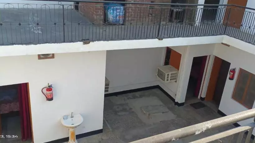Oyo Yug Hotel & Resturant