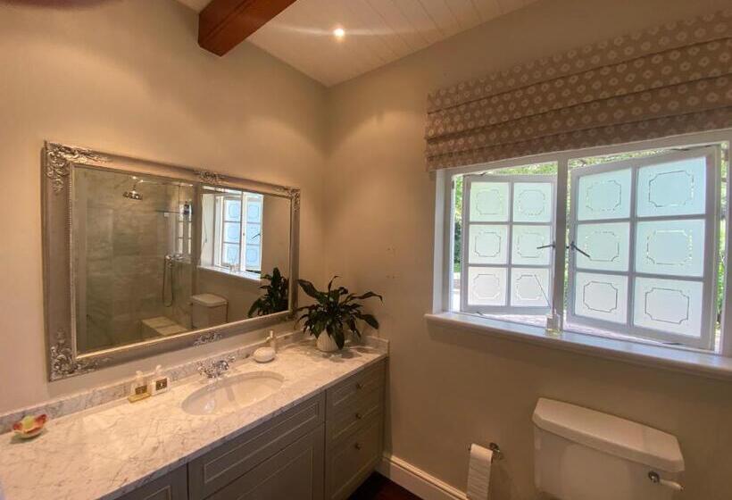 Majatalo Constantia Cottage