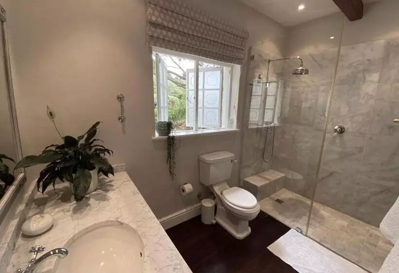 ペンション Constantia Cottage