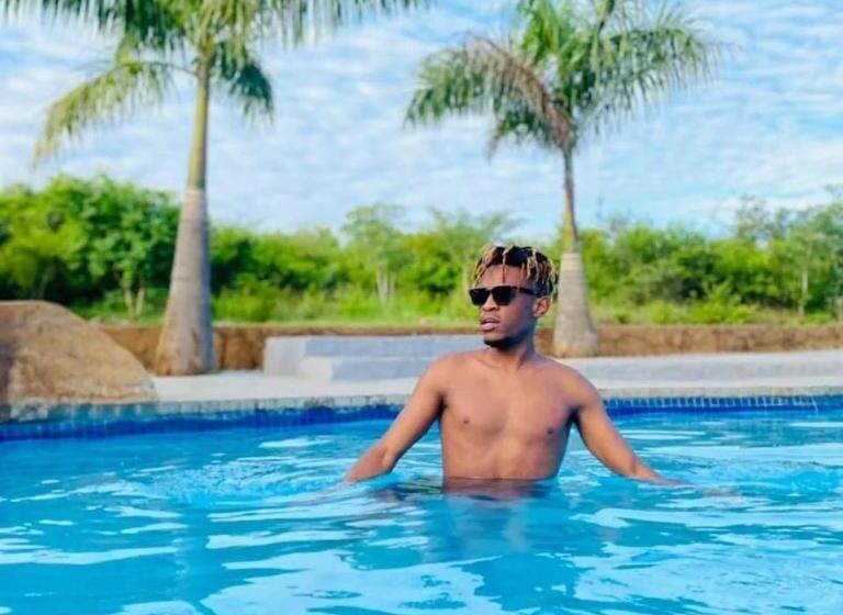 بنسيون Dee Park Entertainment Centre