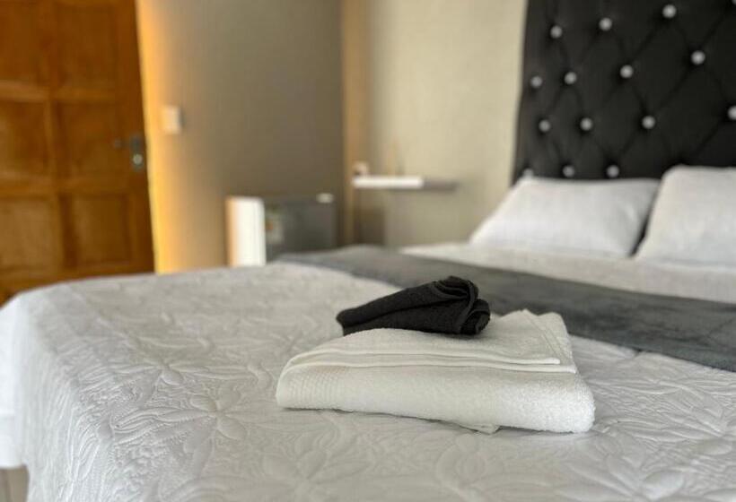 بنسيون Dee Park Entertainment Centre