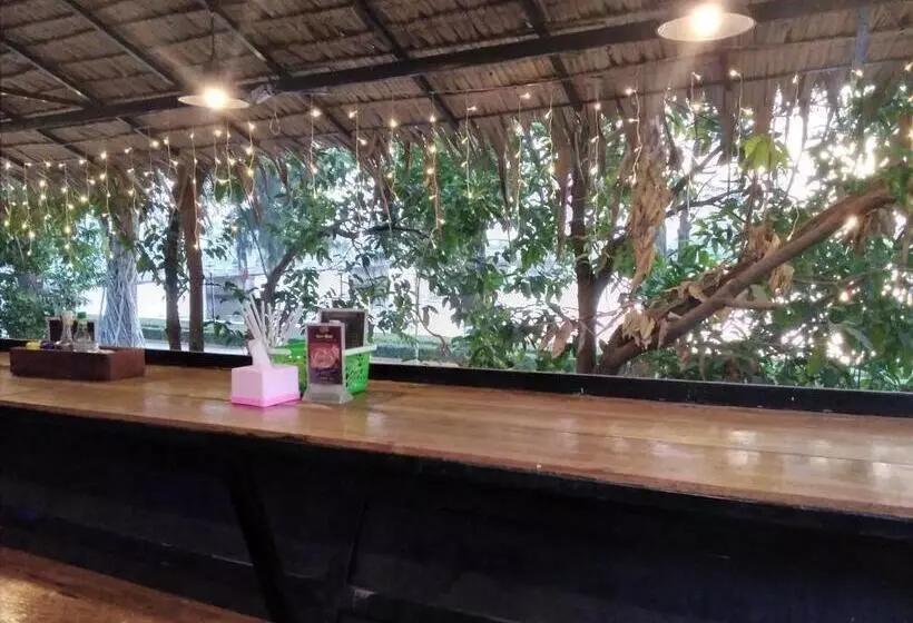 پانسیون Ecran Riverfront Guesthouse