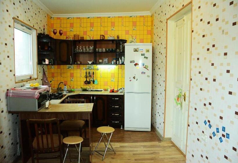 پانسیون Guesthouse Lasha