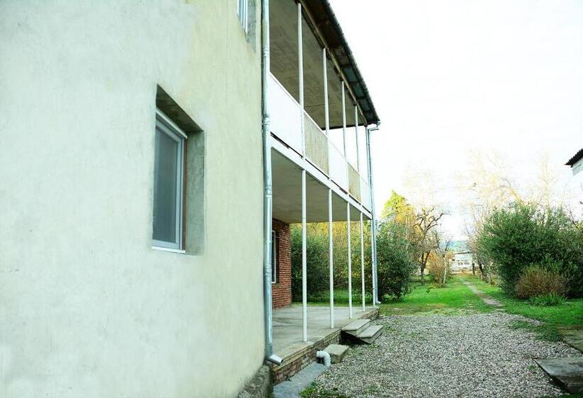 پانسیون Guesthouse Lasha