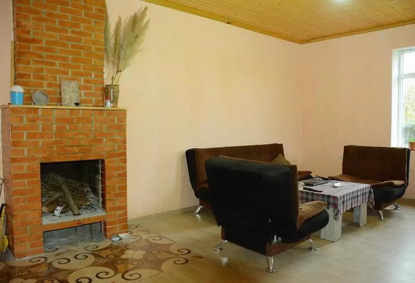 پانسیون Guesthouse Lasha