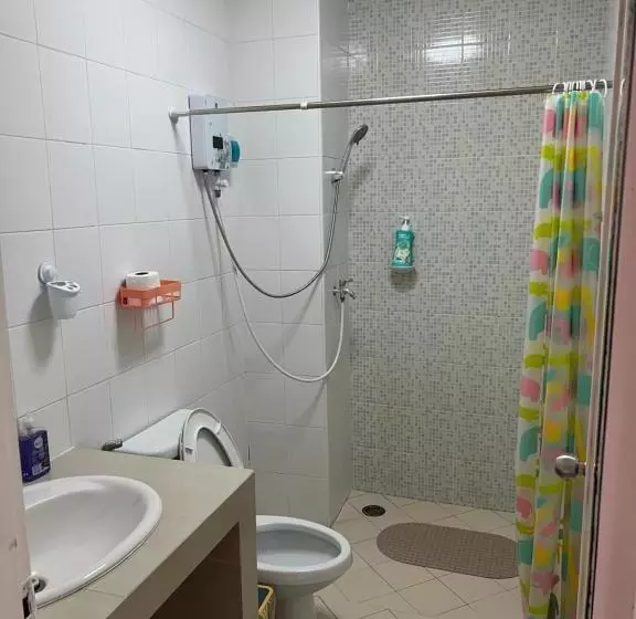 Majatalo Petunya Phuket Guest House