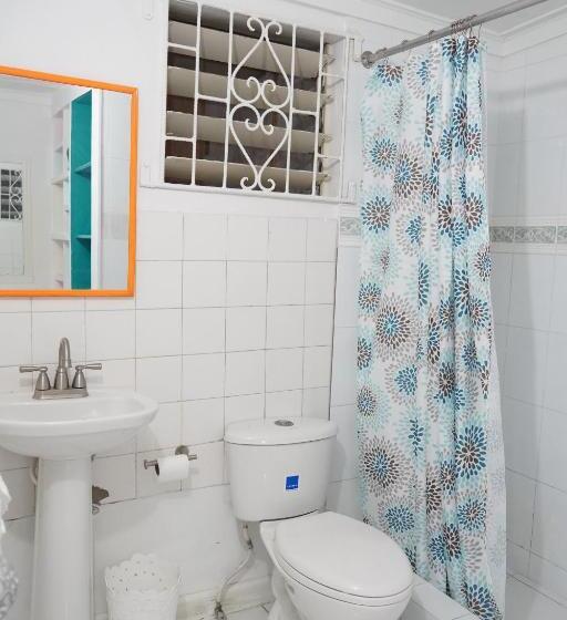 پانسیون Shades Of Summer Apartments In Negril With Kitchen