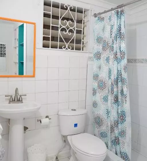 پانسیون Shades Of Summer Apartments In Negril With Kitchen