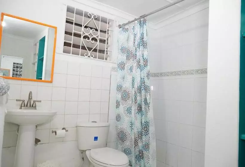 پانسیون Shades Of Summer Apartments In Negril With Kitchen