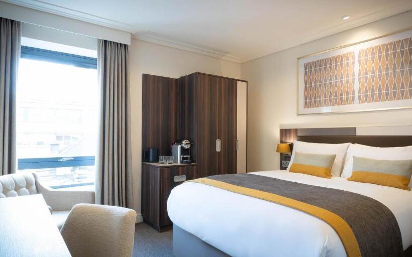 بنسيون Surja Kanta