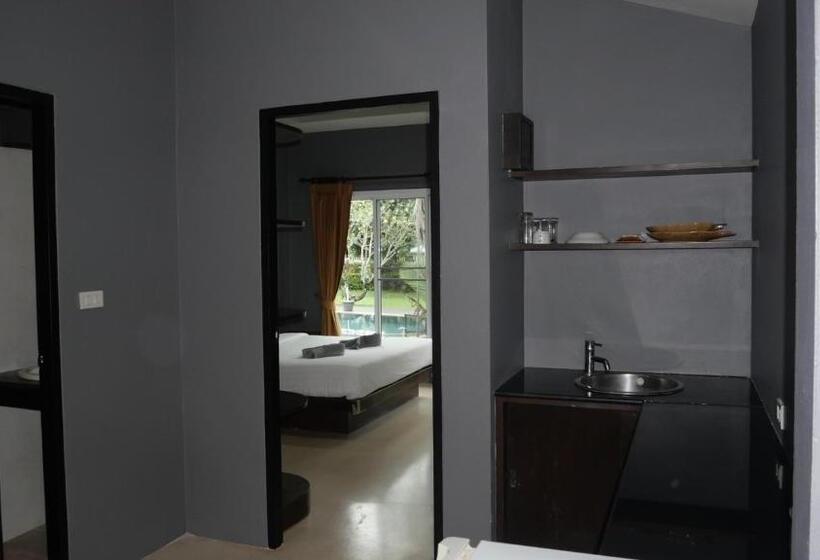 Airport Garden Resort