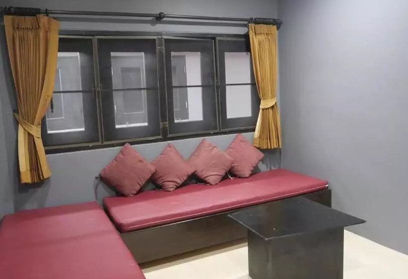 Airport Garden Resort