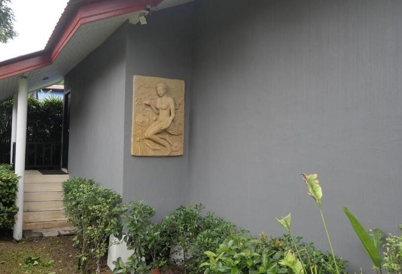 Airport Garden Resort