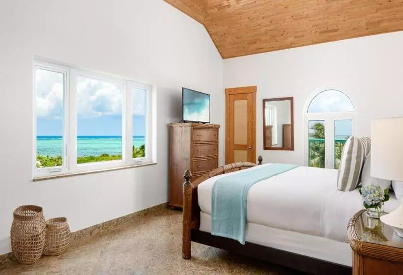 The Yacht Club Penthouse C14