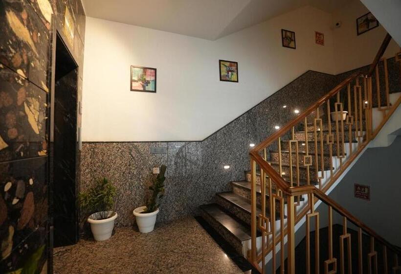 Elite Hotel Lime Stay Greater Noida