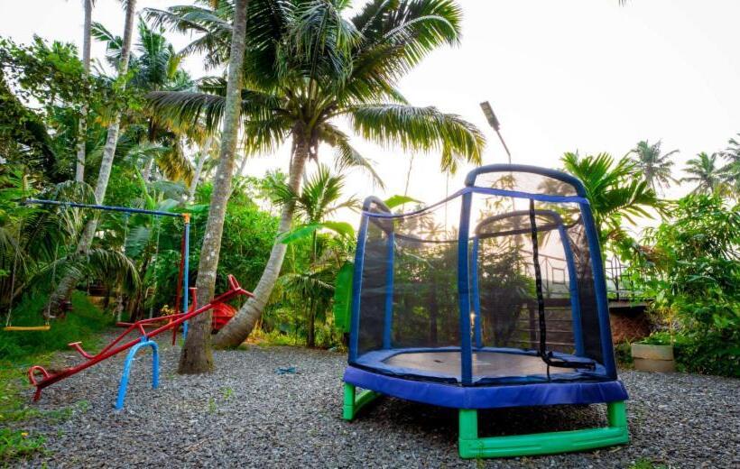 Elite Inn Cholai Lake View Resort