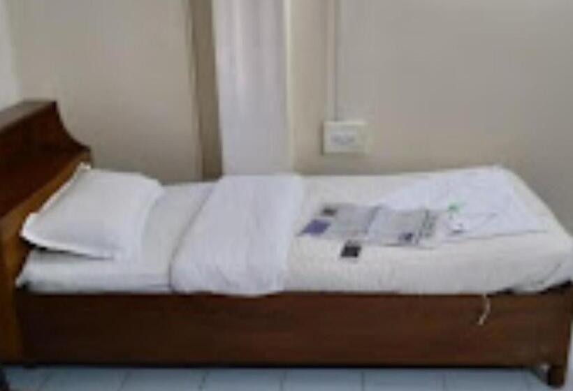 هتل Blue Pine Arunachal Pradesh