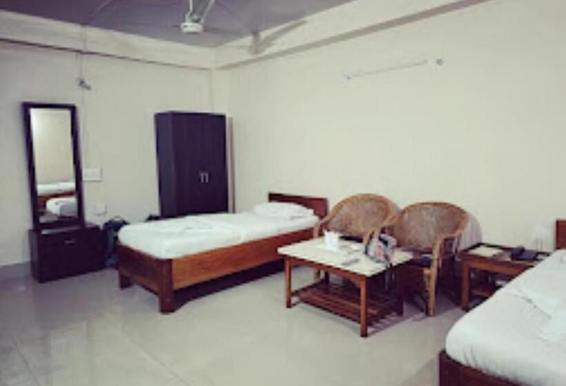 هتل Blue Pine Arunachal Pradesh