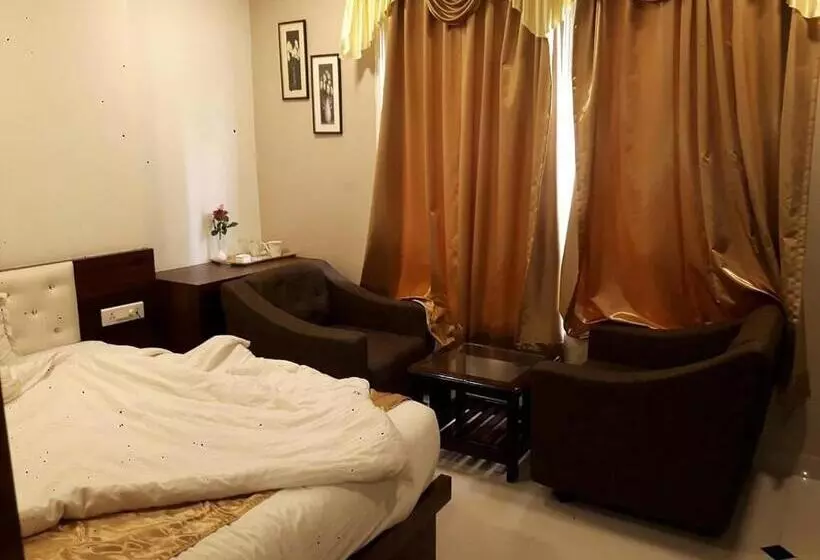Hotel Kingfisher