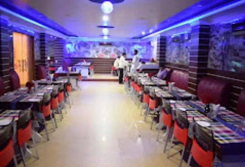 ホテル Midway & Zaika Restaurant Bihar