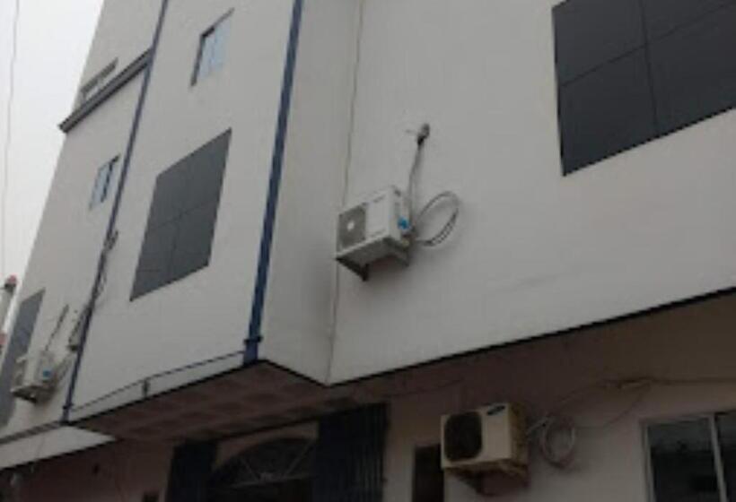 ホテル Midway & Zaika Restaurant Bihar