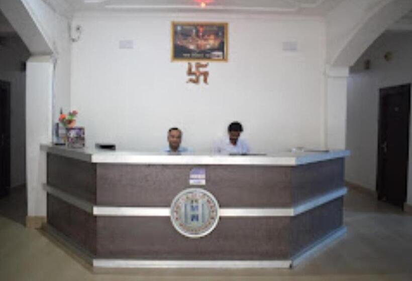 ホテル Midway & Zaika Restaurant Bihar