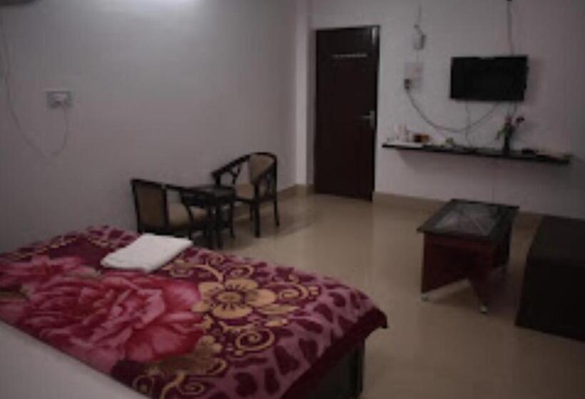 ホテル Midway & Zaika Restaurant Bihar