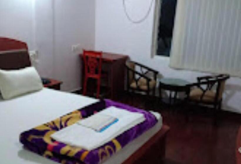 ホテル Midway & Zaika Restaurant Bihar