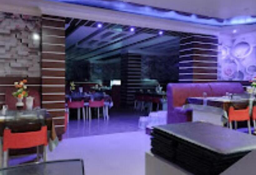 ホテル Midway & Zaika Restaurant Bihar
