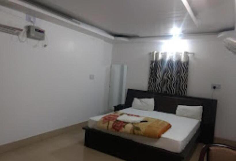 ホテル Midway & Zaika Restaurant Bihar