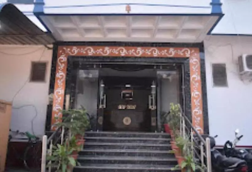 ホテル Midway & Zaika Restaurant Bihar