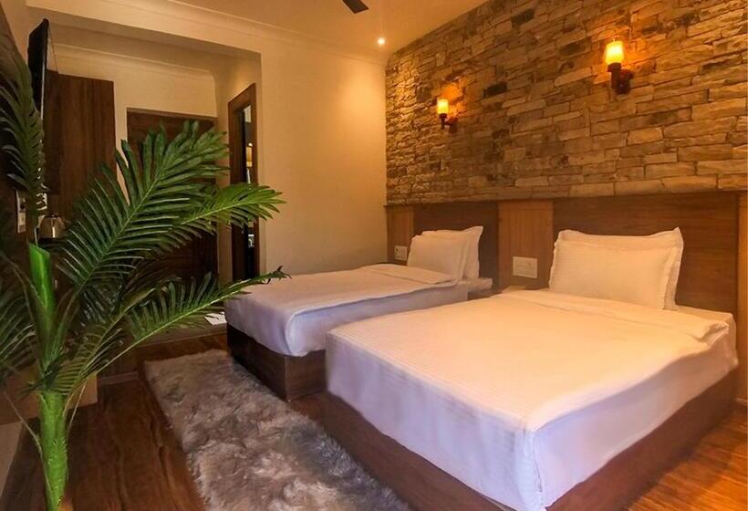 Отель Moustache Bhimtal Luxuria, Nainital