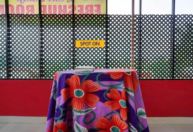 ホテル Spot On Siri Balaji Freshup Rooms