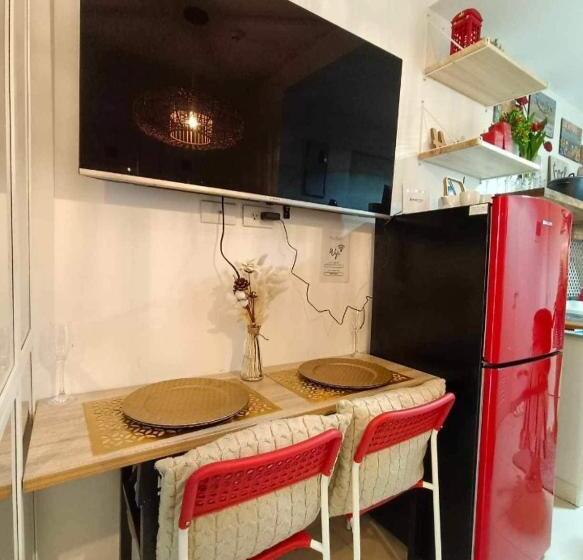 فندق Tagaytay Real Lifestyle Staycation