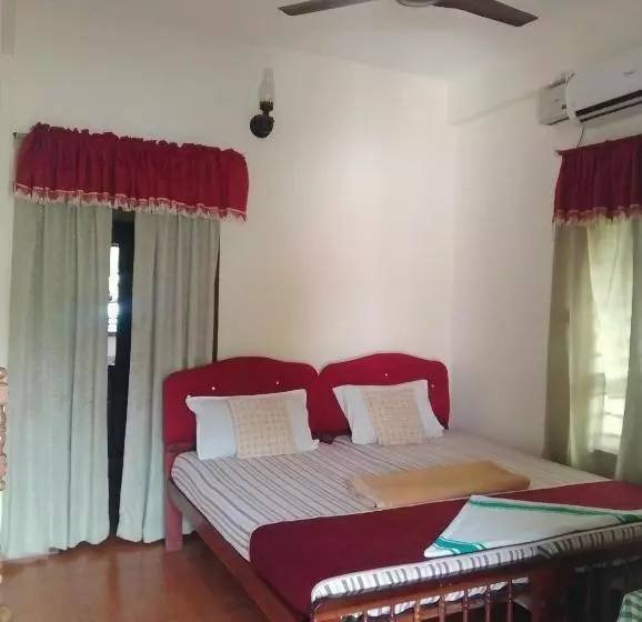 ホテル Tamaara Inn Beach Resort