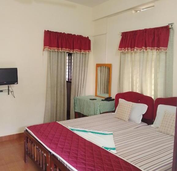 هتل Tamaara Inn Beach Resort