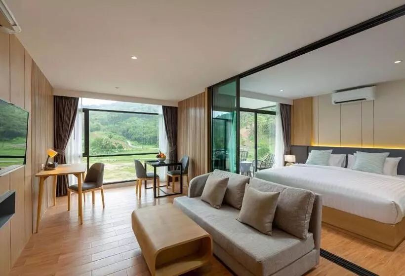 Hotelli Wyndham Garden Naithon Phuket