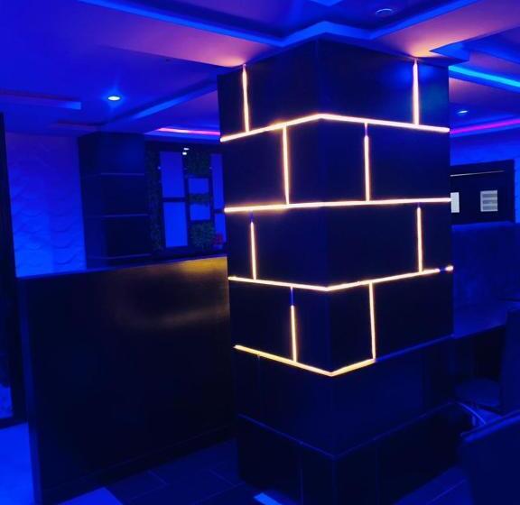 Owee Hotel Apartment And Suites