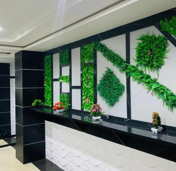 Owee Hotel Apartment And Suites