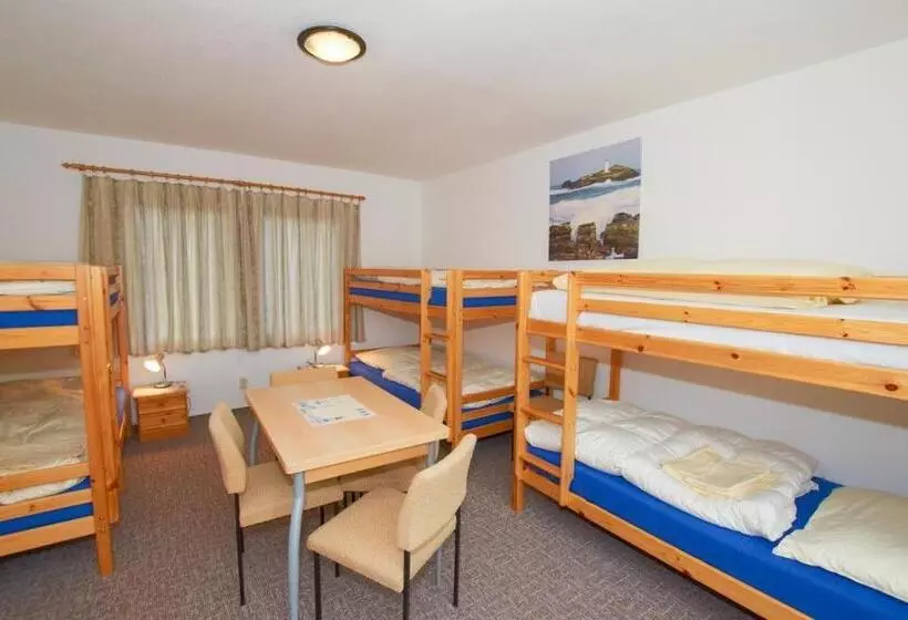 ペンション Familienzimmer Mit Gemeinschaftsbad Fuer 6 Personen Auf Ruegen H5zi1