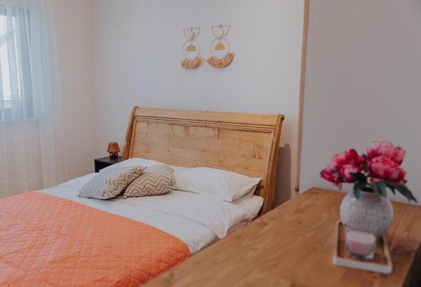 پانسیون Ioanaguesthouse