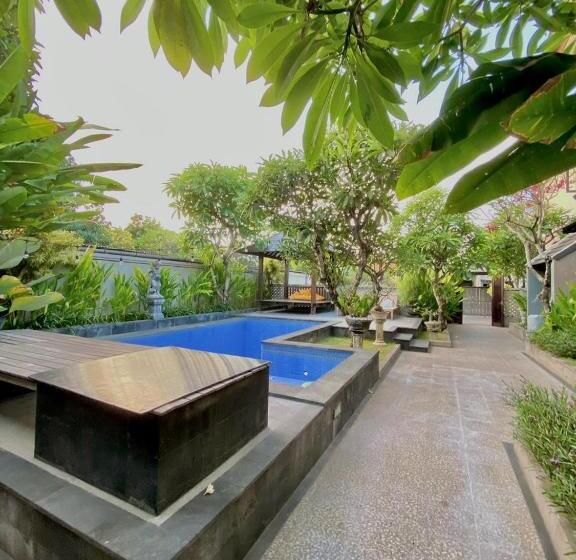 Пансион Meilds Property Kuta