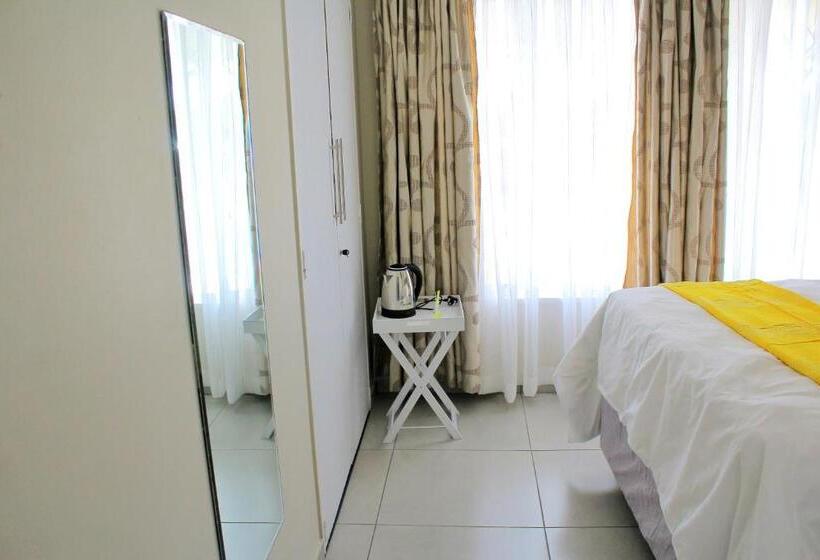 פנסיון Njomsguesthouse