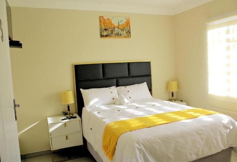 פנסיון Njomsguesthouse