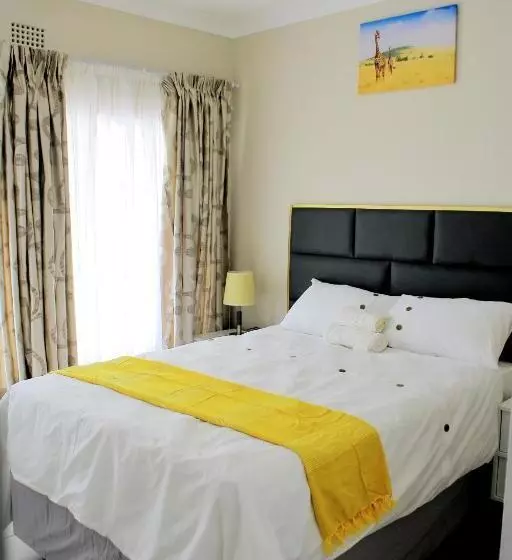 ペンション Njomsguesthouse